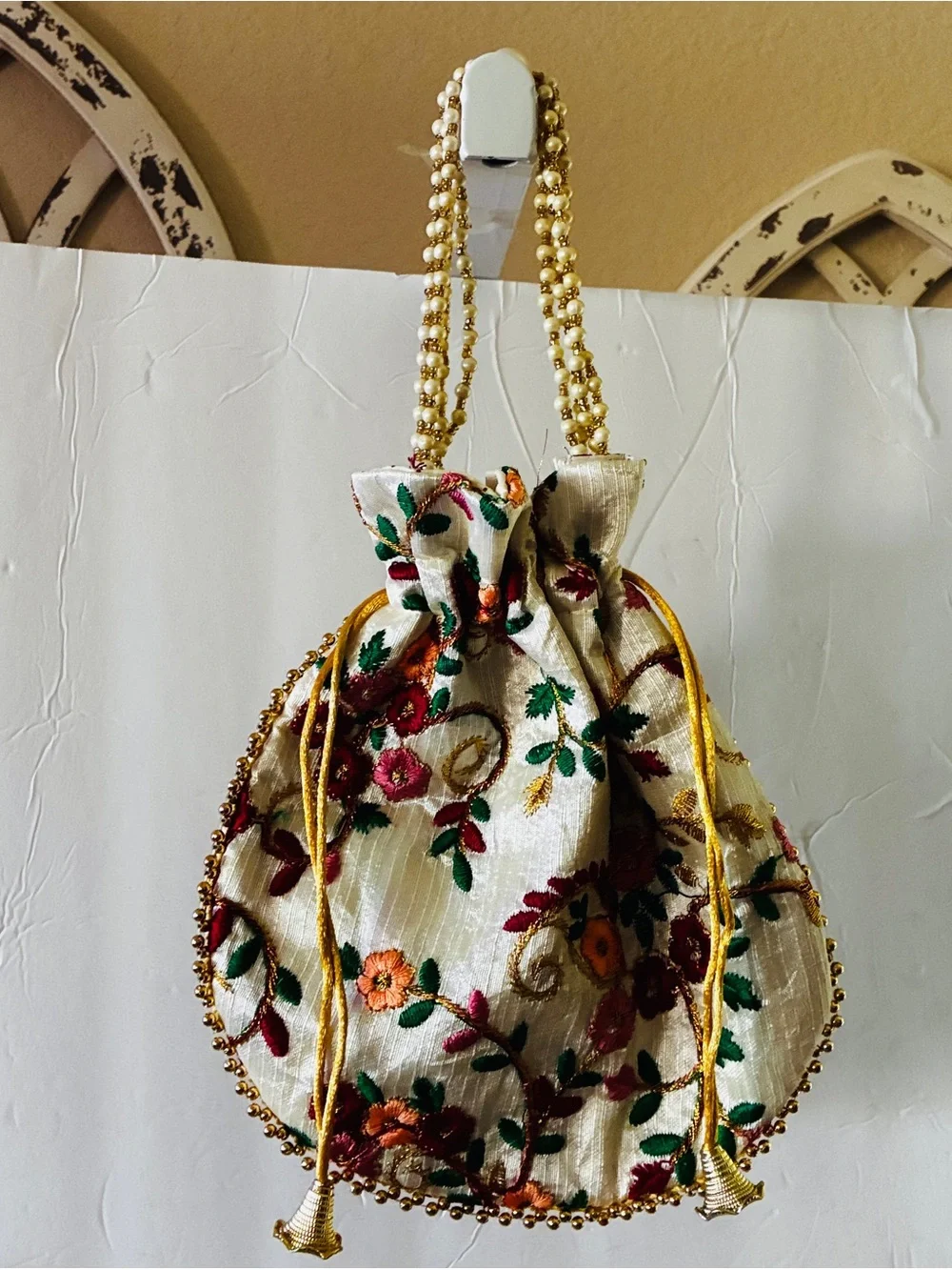 Embroidered Cream Floral Beaded Handle Women's Evening Bag